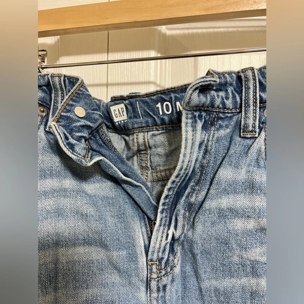 Gap Kids Mid Rise Girlfriend Jeans with Washwell Size 10